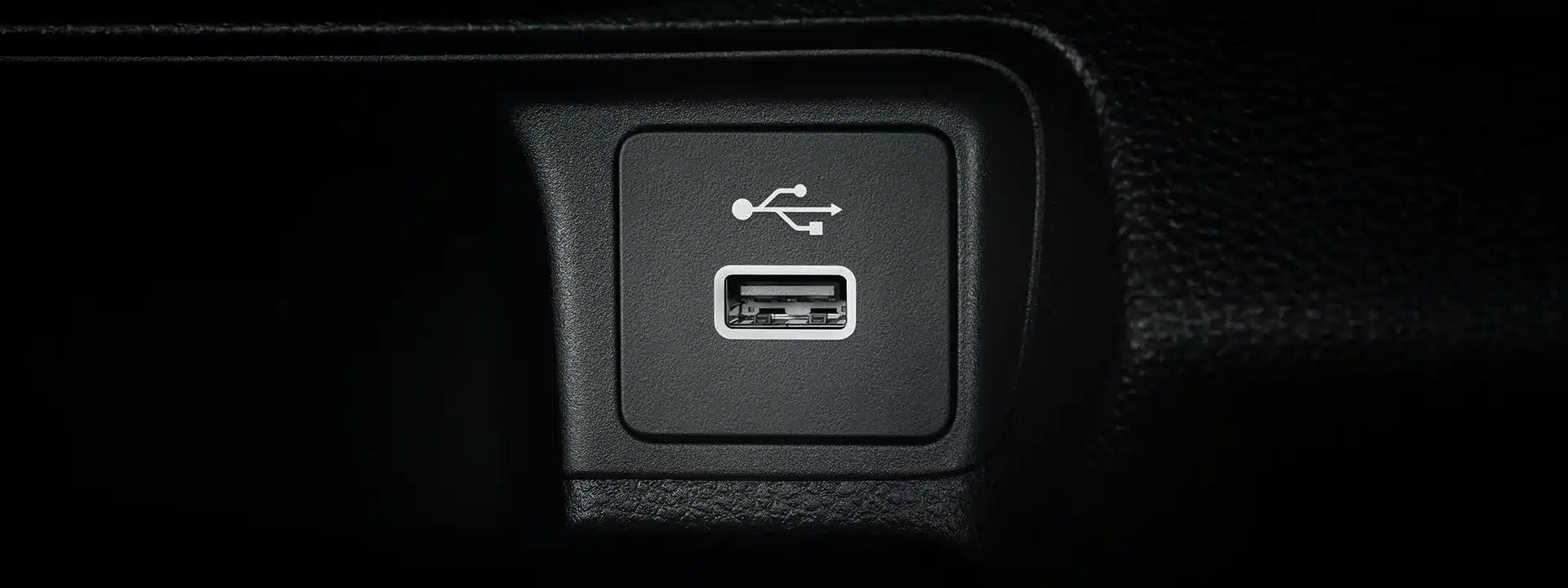 ช่องเชื่อมต่อ USB 4 ตำแหน่ง